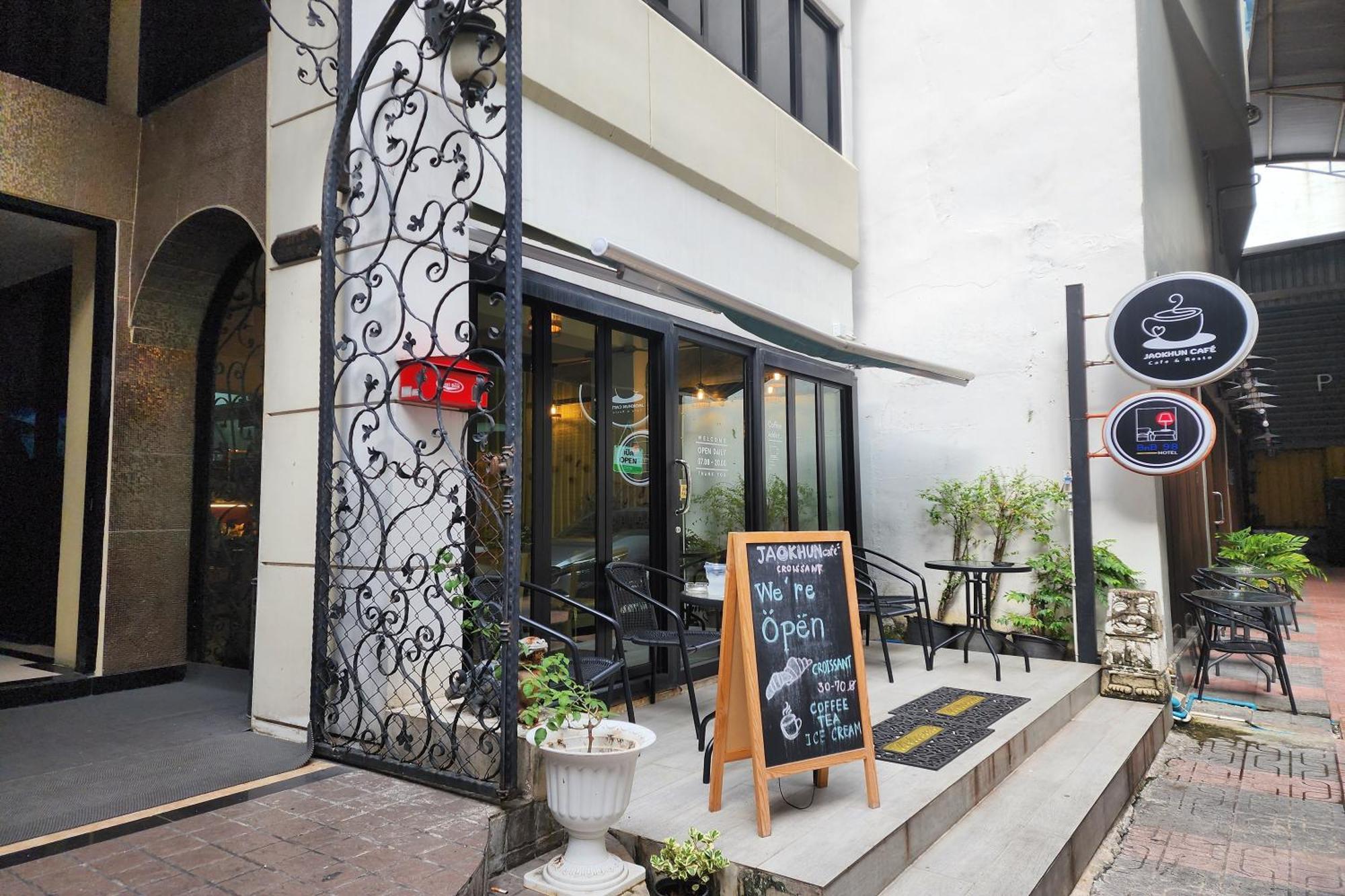 Bnb98 Silom Hotel 방콕 외부 사진