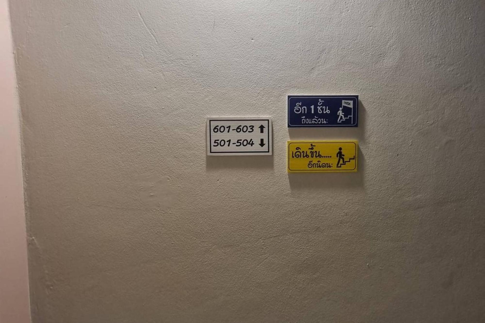 Bnb98 Silom Hotel 방콕 외부 사진