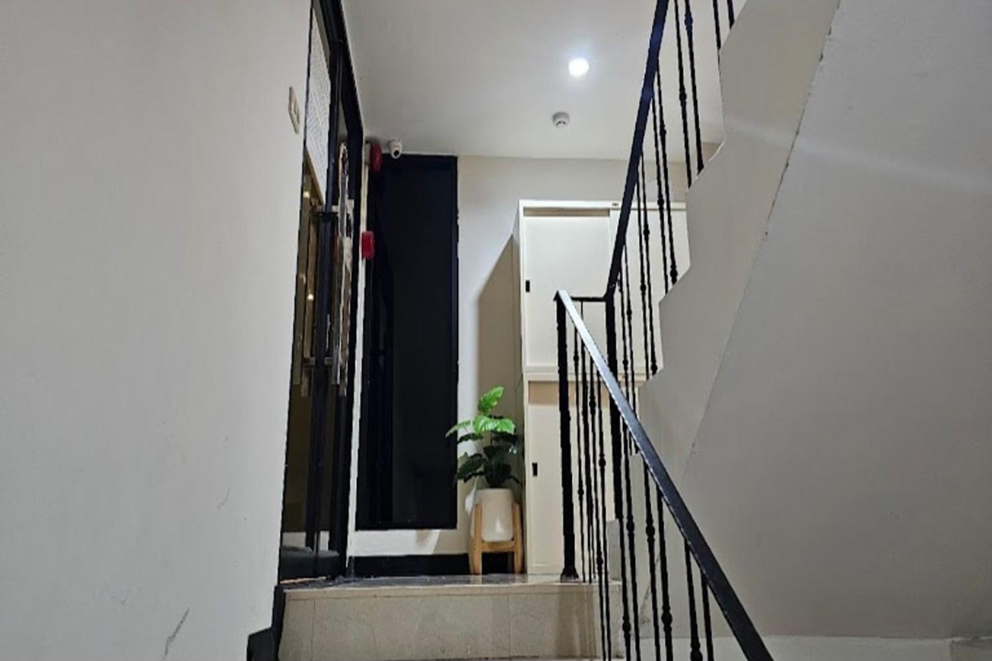 Bnb98 Silom Hotel 방콕 외부 사진