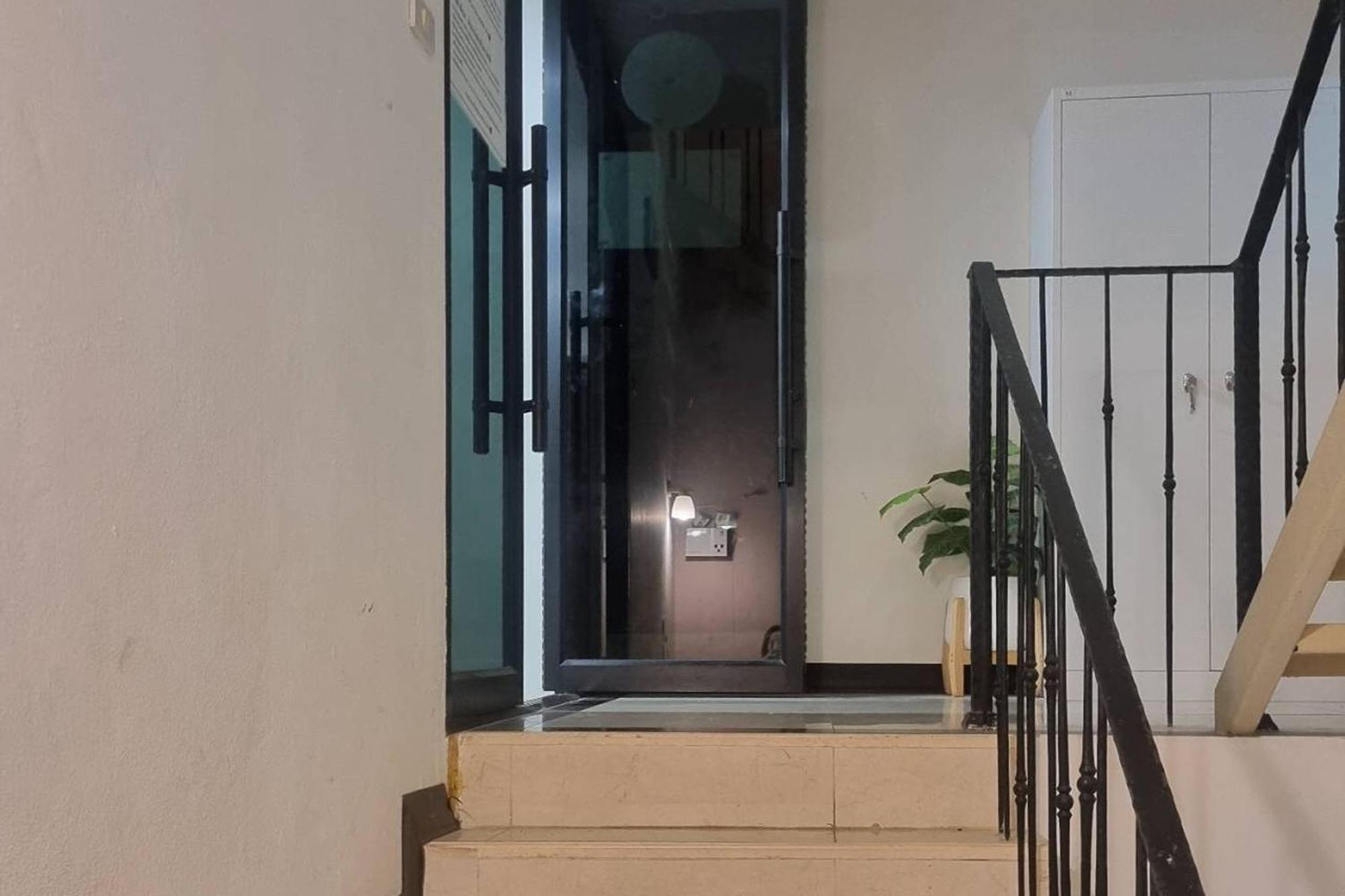 Bnb98 Silom Hotel 방콕 외부 사진
