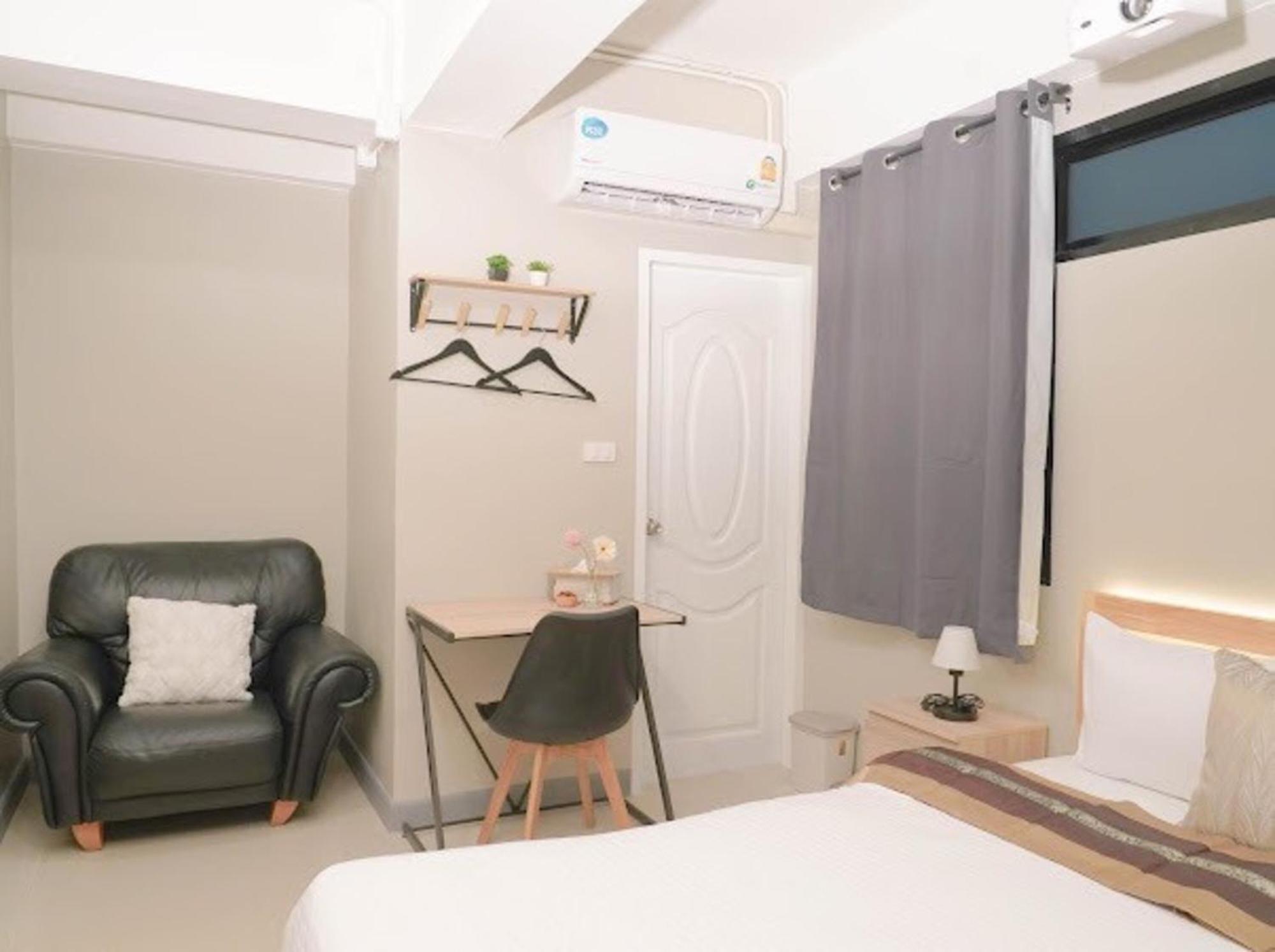 Bnb98 Silom Hotel 방콕 외부 사진