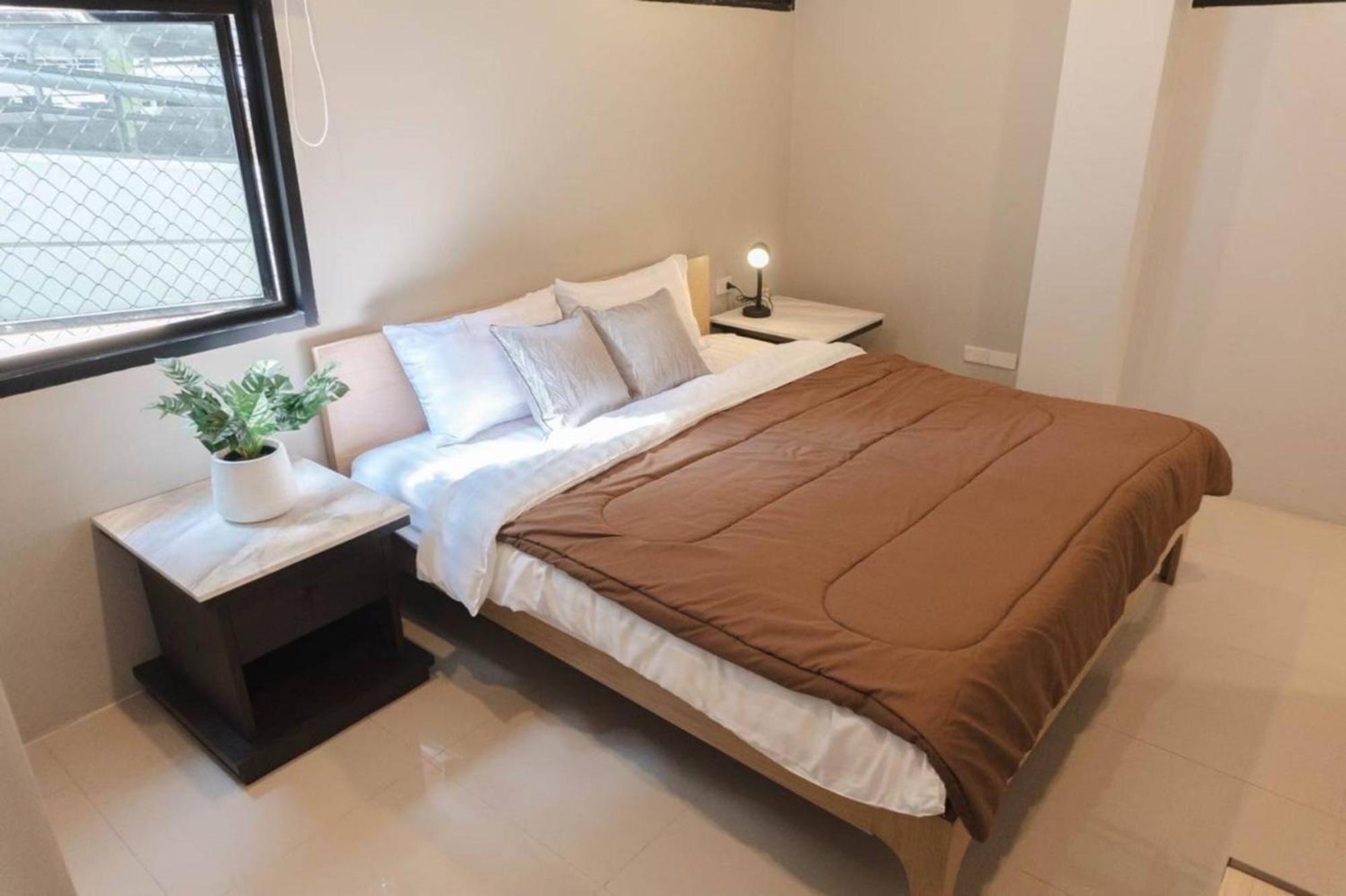 Bnb98 Silom Hotel 방콕 외부 사진