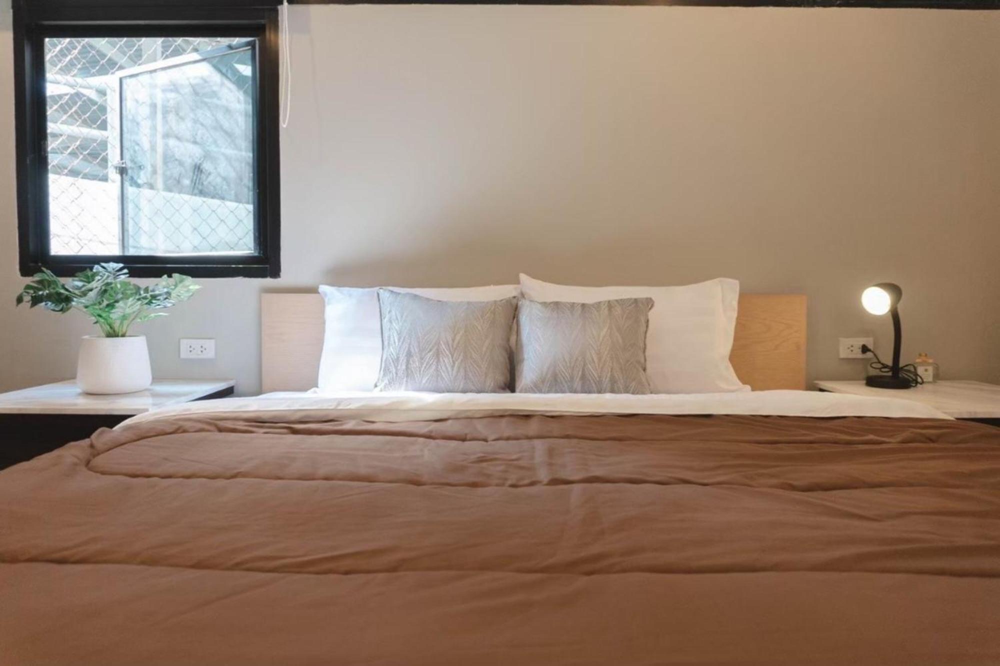 Bnb98 Silom Hotel 방콕 외부 사진