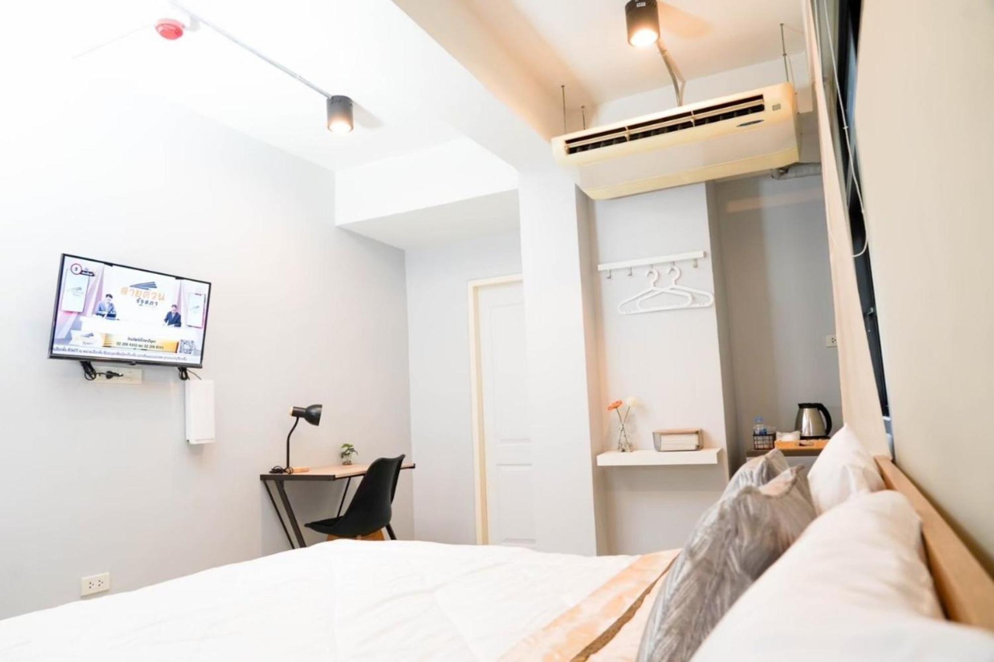Bnb98 Silom Hotel 방콕 외부 사진